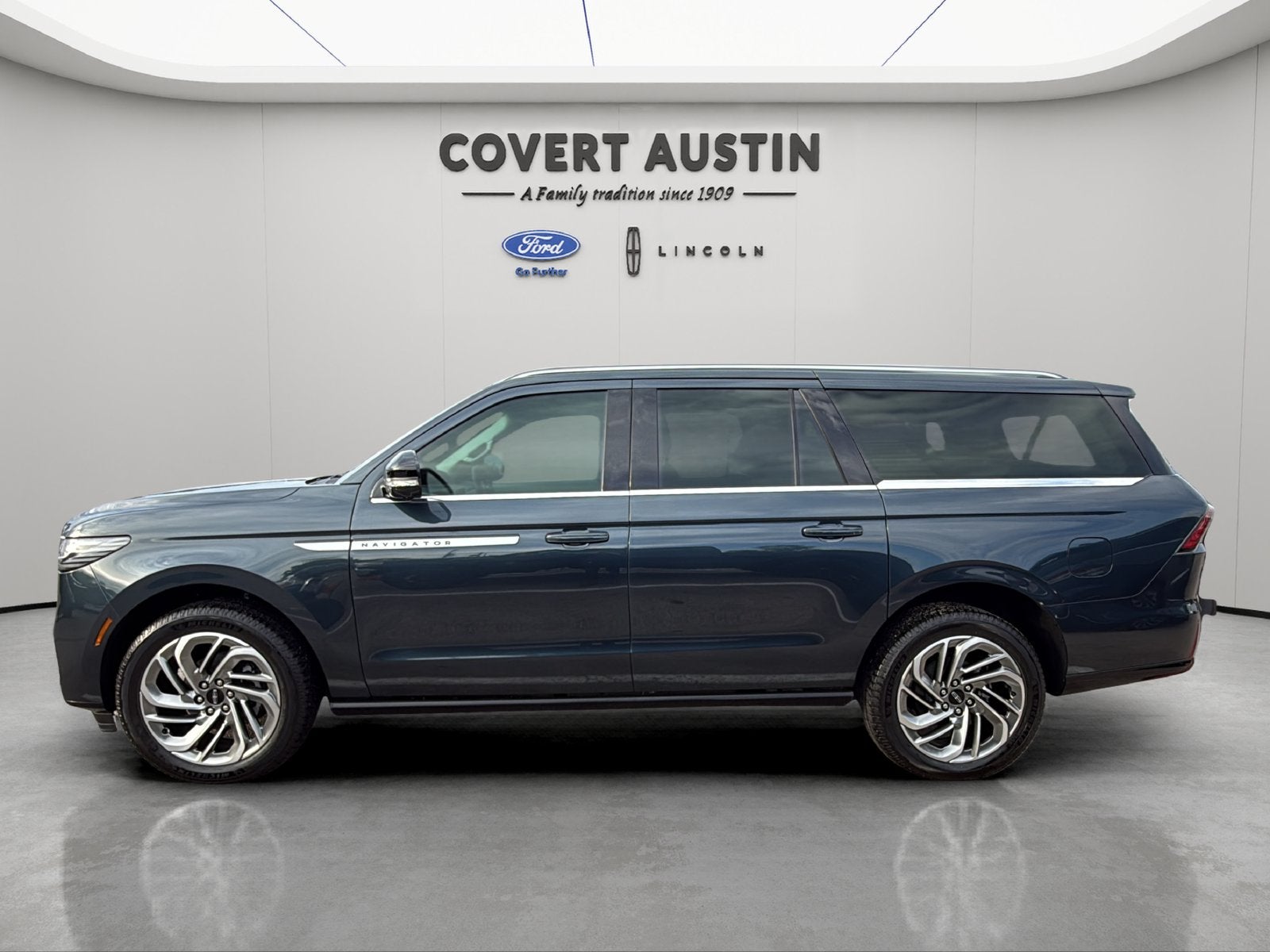 2026 Lincoln Navigator L Reserve