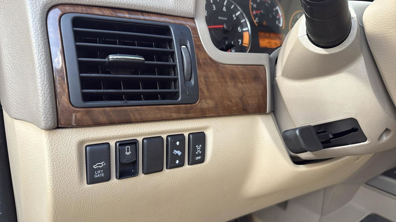 2015 Nissan Armada Platinum