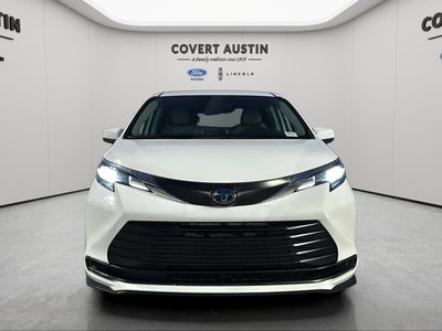 2024 Toyota Sienna LE 8 Passenger