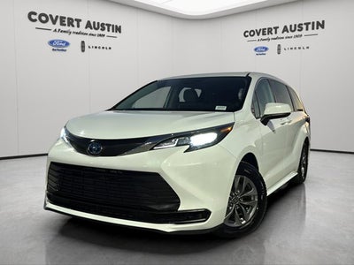 2024 Toyota Sienna LE 8 Passenger