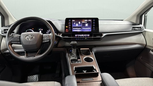 2024 Toyota Sienna LE 8 Passenger