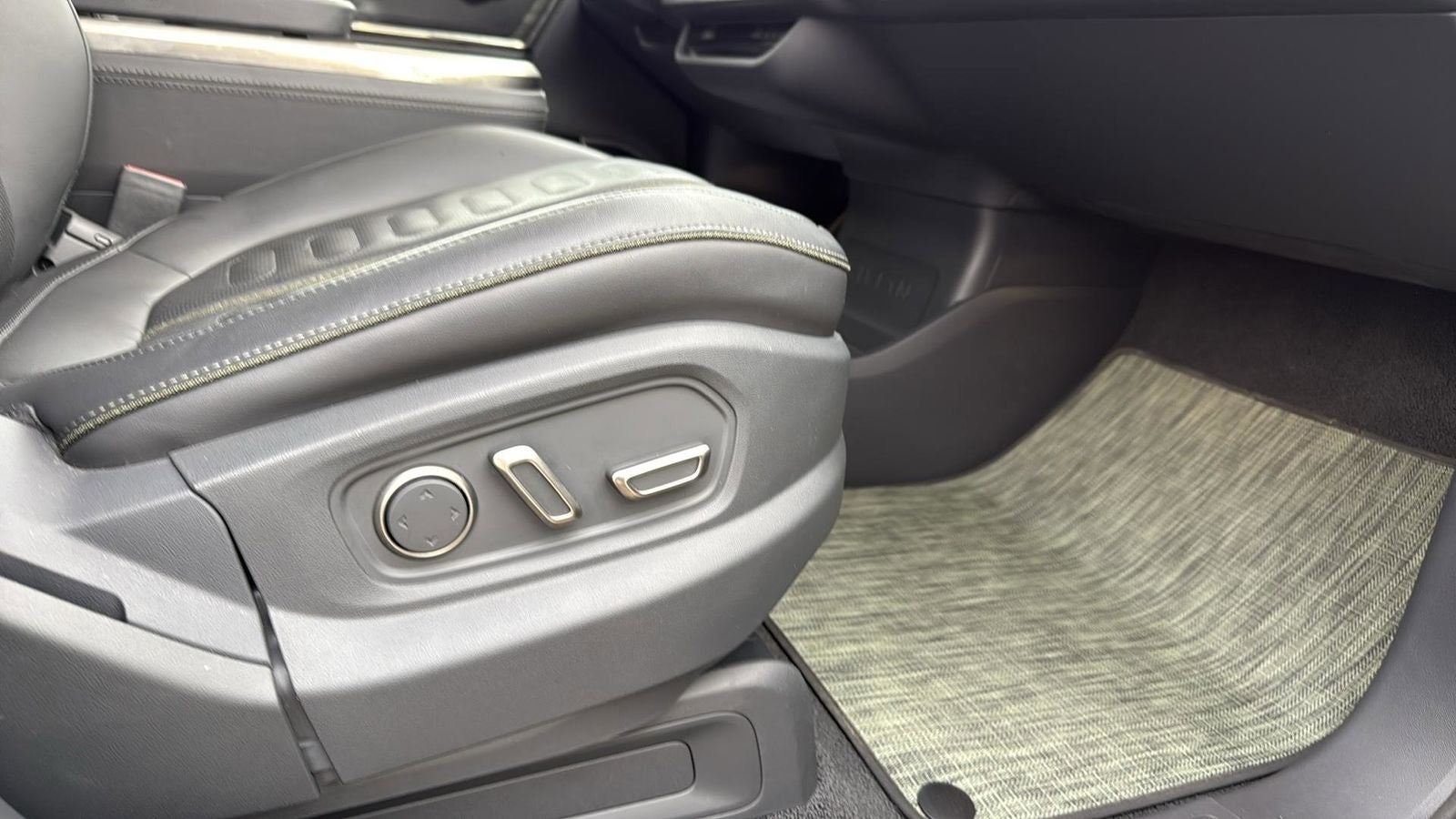 2022 Rivian R1T Adventure