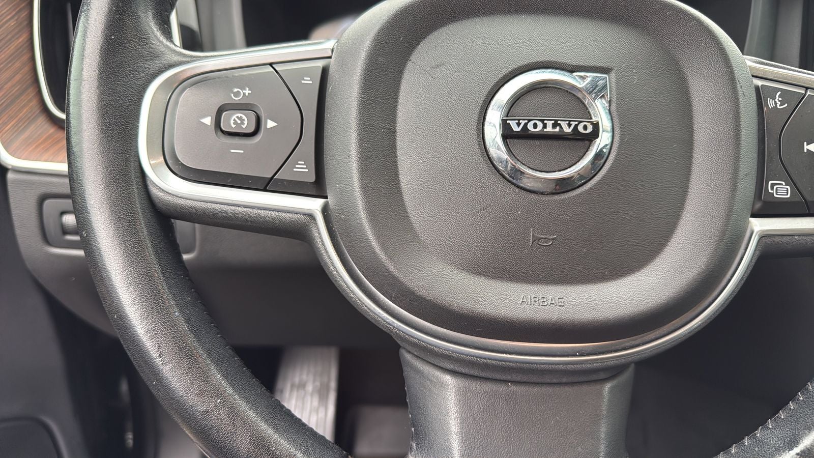 2019 Volvo XC60 T5 Momentum