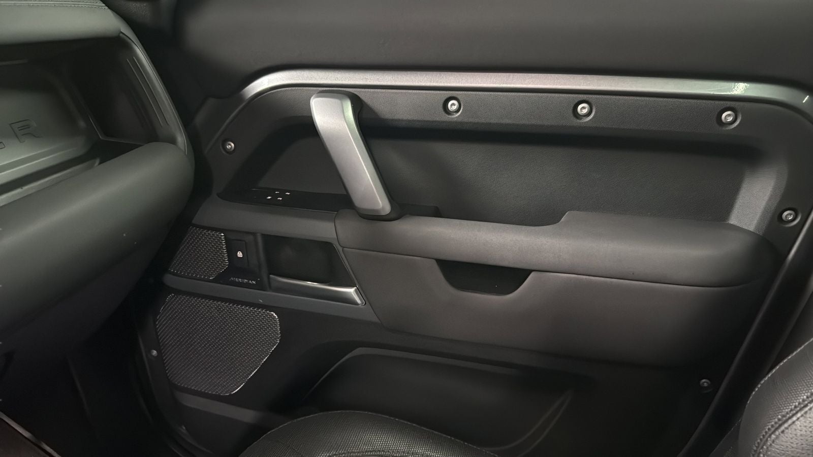 2021 Land Rover Defender 110 X-Dynamic SE