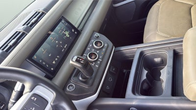 2020 Land Rover Defender 110 SE
