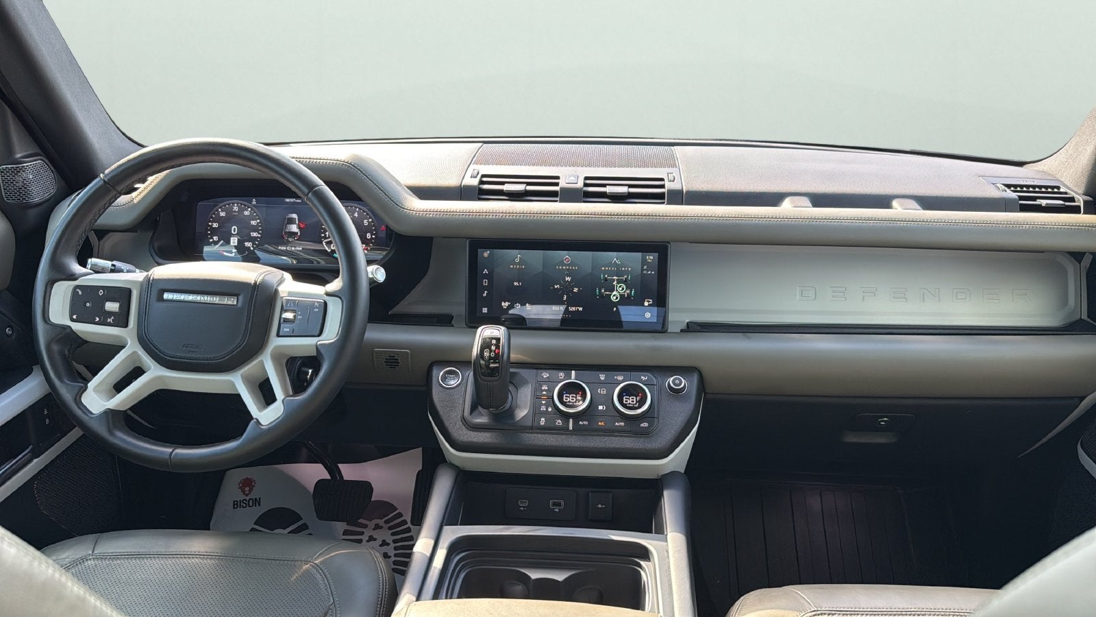 2020 Land Rover Defender 110 SE