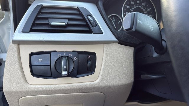 2018 BMW 3 Series 320i