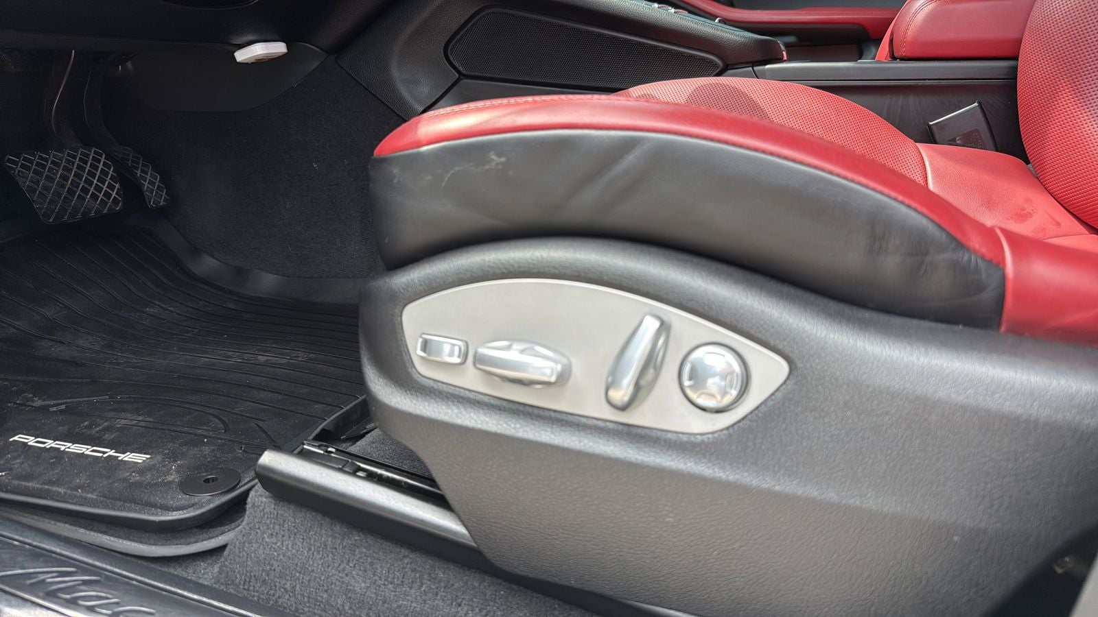 2018 Porsche Macan Sport Edition