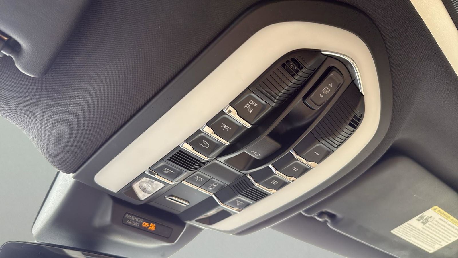 2020 Porsche Macan Base