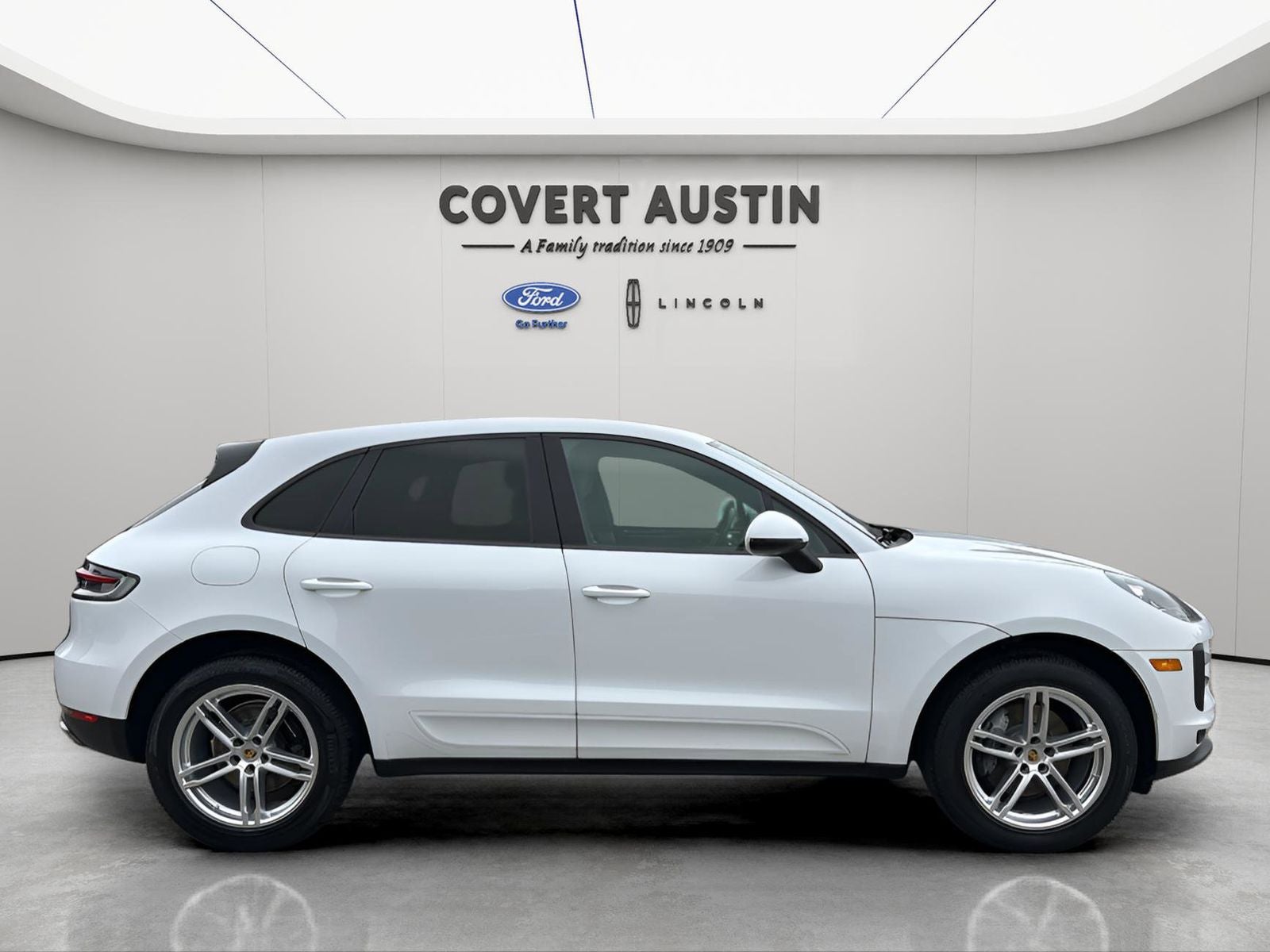 2020 Porsche Macan Base