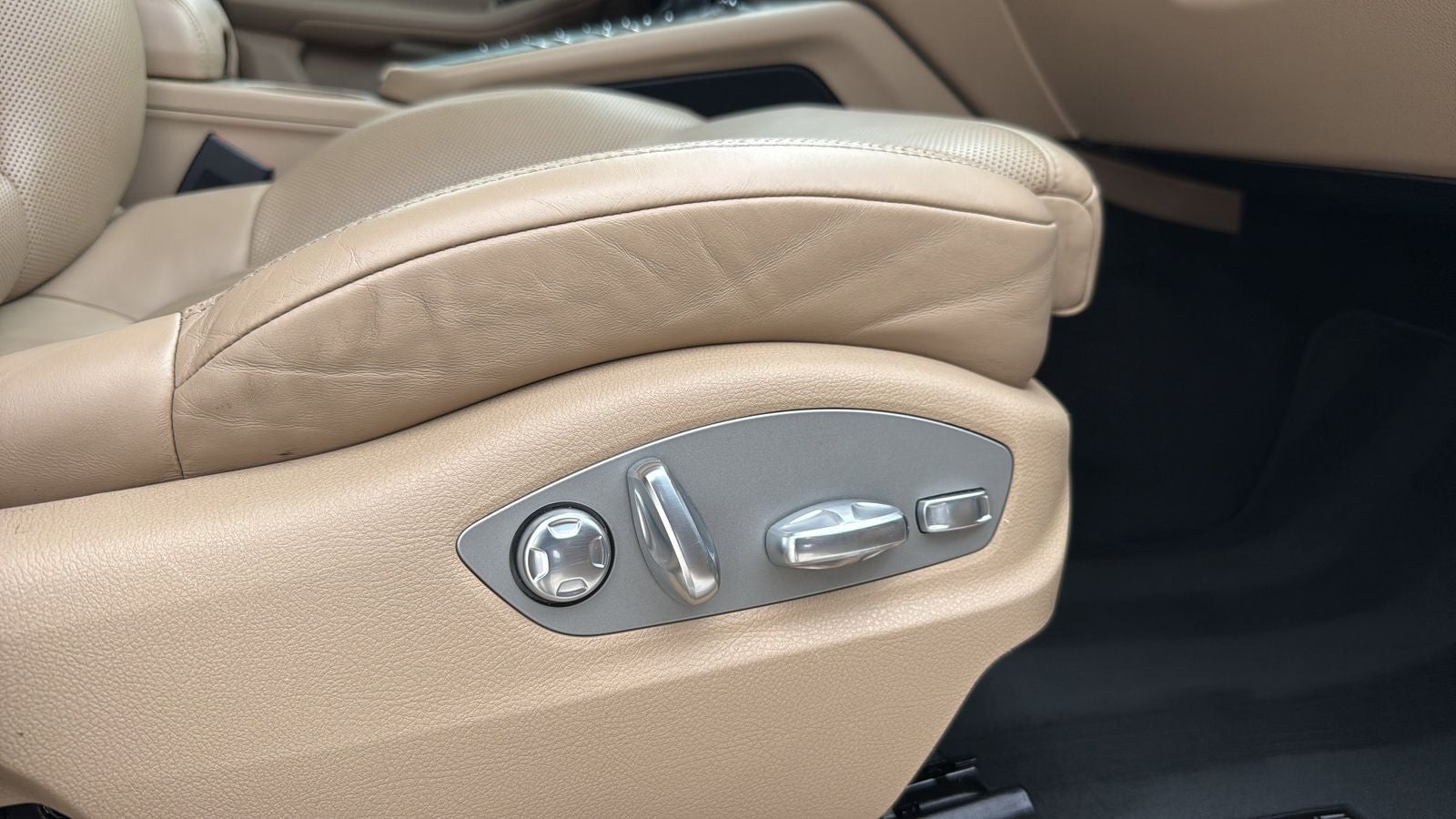 2020 Porsche Macan Base
