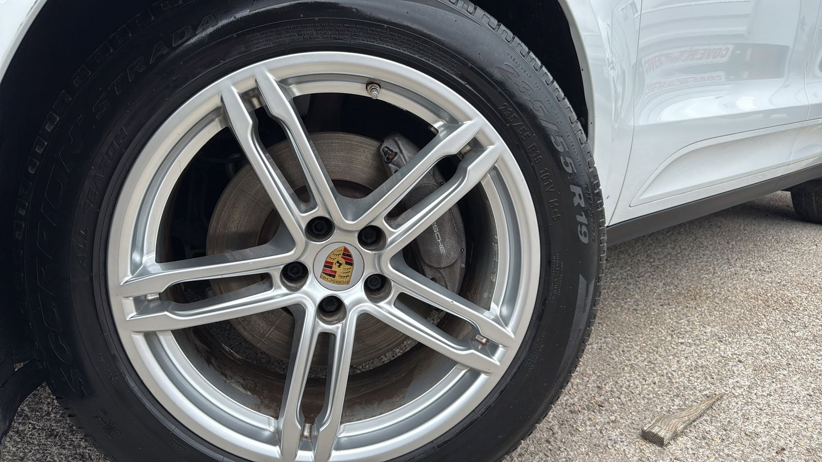2020 Porsche Macan Base