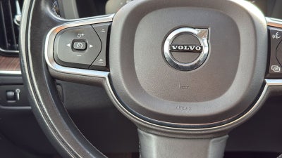 2021 Volvo XC60 T5 Momentum