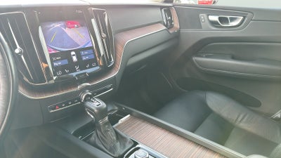 2021 Volvo XC60 T5 Momentum