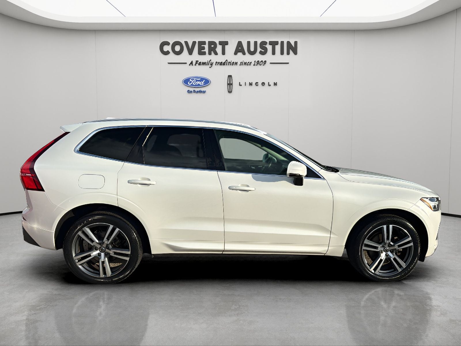 2021 Volvo XC60 T5 Momentum