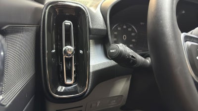2022 Volvo XC40 Momentum