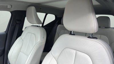 2022 Volvo XC40 Momentum
