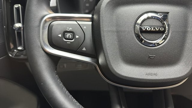 2022 Volvo XC40 Momentum